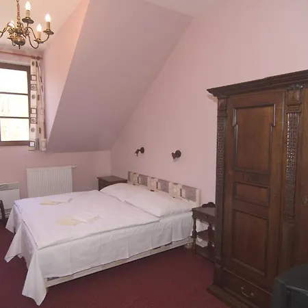 Pivovarsky Dvur Zvikov Hotel