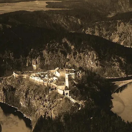 Pivovarsky Dvur Zvikov Hotel Zvikovske Podhradi