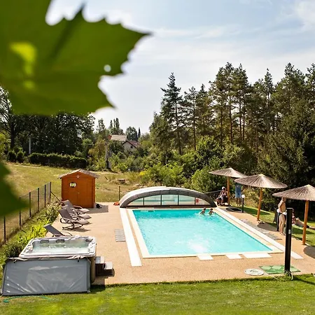 Pivovarsky Dvur Zvikov Hotel 3*